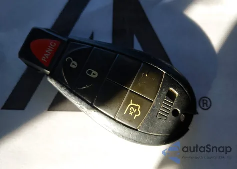 2008 Jeep Commander Sport z USA, uszkodzony, nr VIN 1J8HG48K78C187705